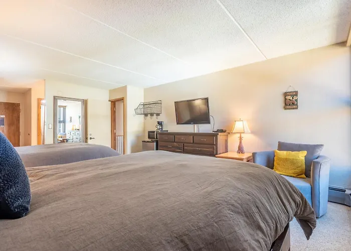 Mountain Plaza 526